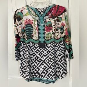Atelier 5 by Gozde Yilmaz Featherweight Geometric Floral Artsy Pullover Shirt M